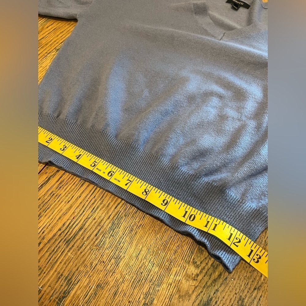 RW&CO blue v neck sweater size M - Picture 7 of 10